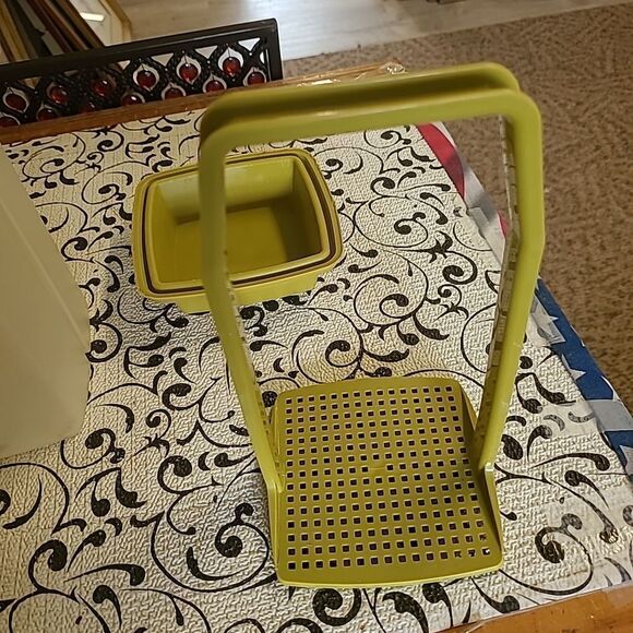 Tupperware Pickle Keeper - Picture 4 of 6